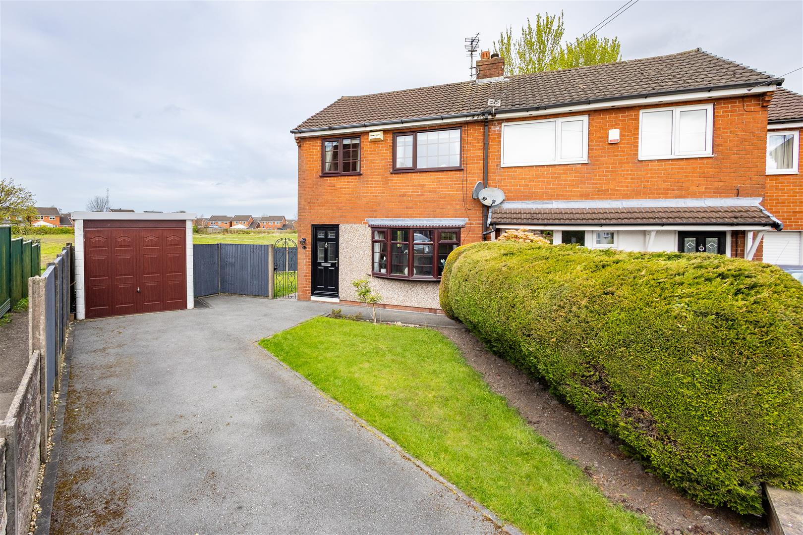 3 bed property in Glendale Avenue, Preston